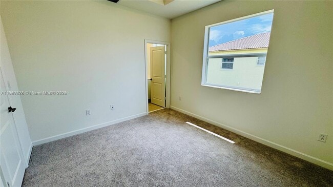 Building Photo - 2632 SE 27th Dr