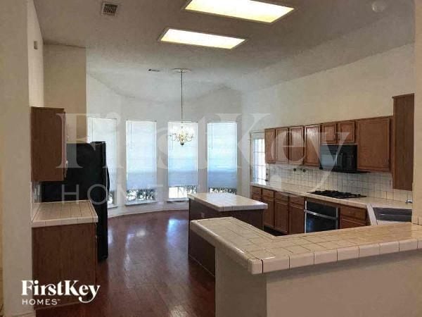 Building Photo - 403 Jennifer Ln