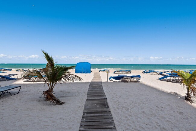 Building Photo - 3700 Galt Ocean Dr