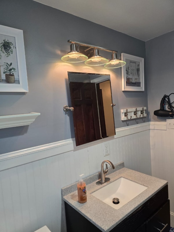 Building Photo - 2405 Sycamore St