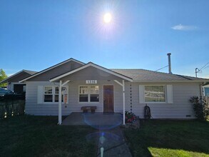 Building Photo - 1316 Rohnerville Rd