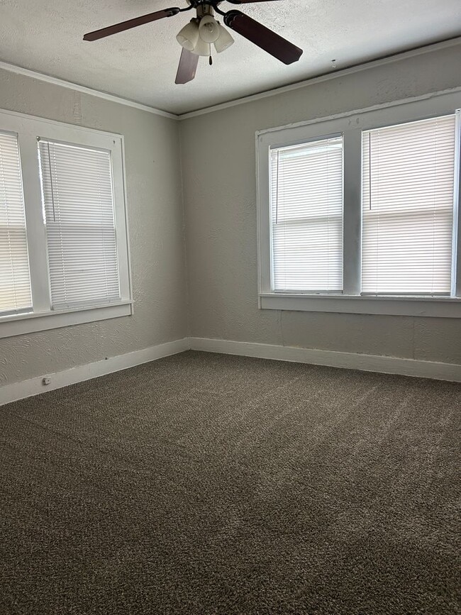 Building Photo - 308 S Mississippi St