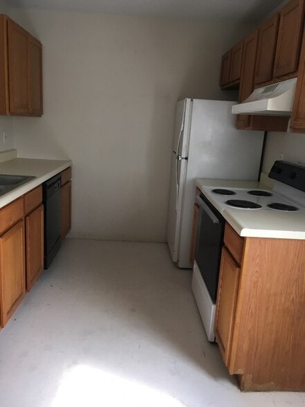 Building Photo - 5339 Ponderosa St.