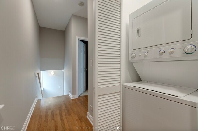 Building Photo - 224 S Oakley Blvd