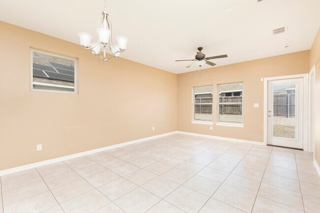 Building Photo - 1331 E Candor Dr