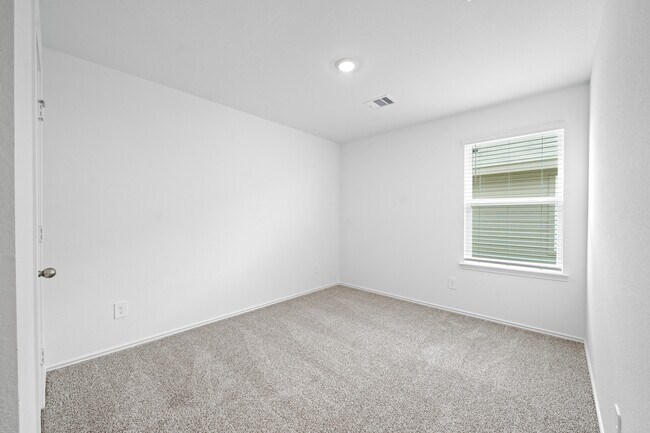 Building Photo - 16830 Paintbrush Holw Ln