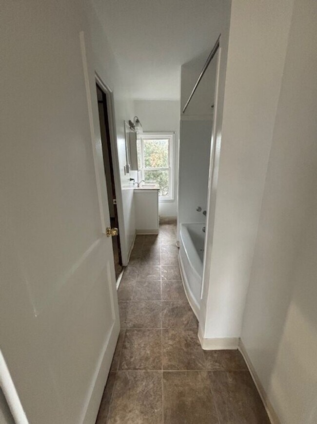 Building Photo - 316 Highland Ave