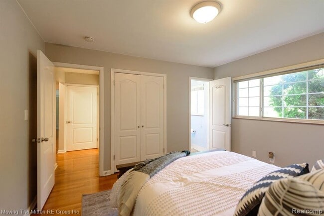 Building Photo - 487 N Eton St