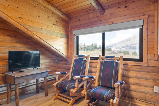 Building Photo - 5406 Henrys Lake Rd