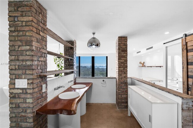 Building Photo - 5701 Biscayne Blvd