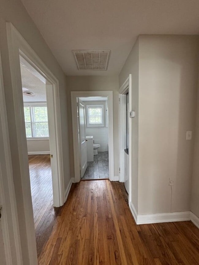 Building Photo - Oleander Court