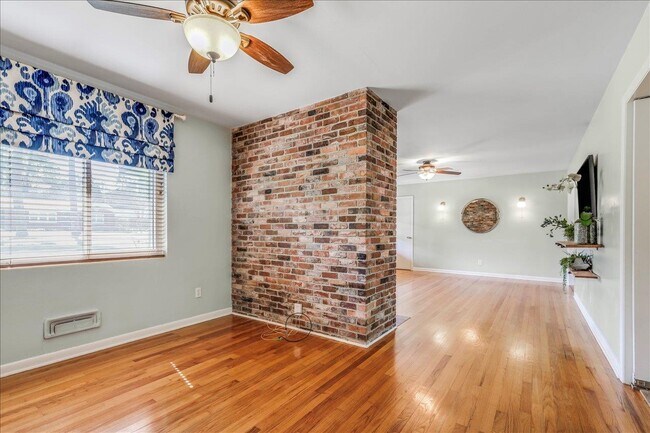 Building Photo - 1312 Dillard St