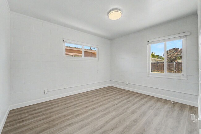 Building Photo - 1258 Rosemary Ln