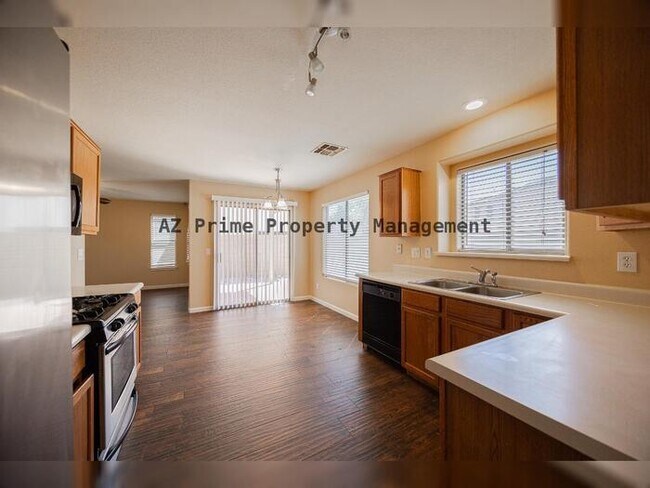 Building Photo - 12859 W Cambridge Ave