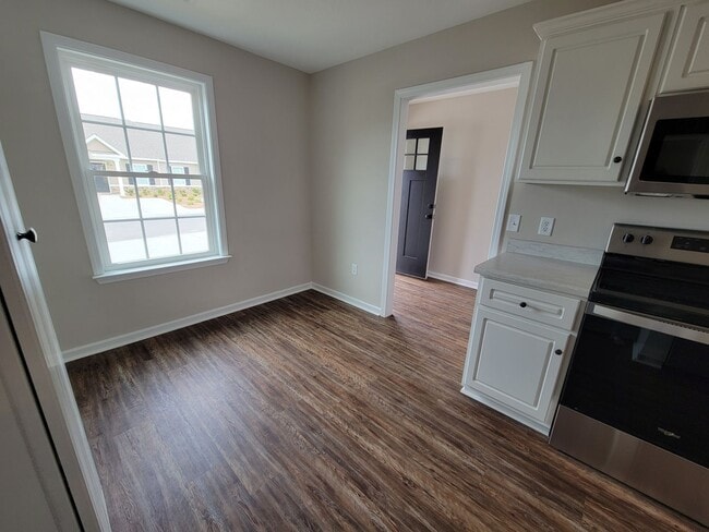 Building Photo - 431 Andover Dr