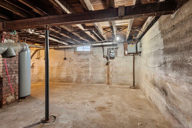 Building Photo - 500 5th Ave