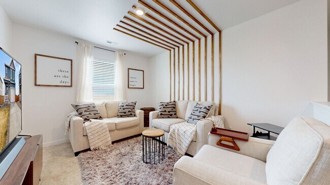 Building Photo - Like New Home W/ 3 Bed, Office, & Loft