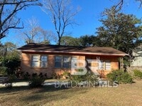 Building Photo - 605 Belrose Ave