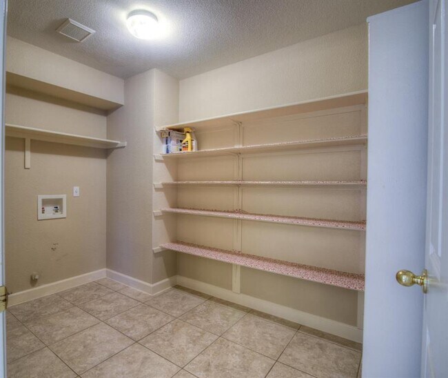 Building Photo - 8701 Corran Ferry Dr