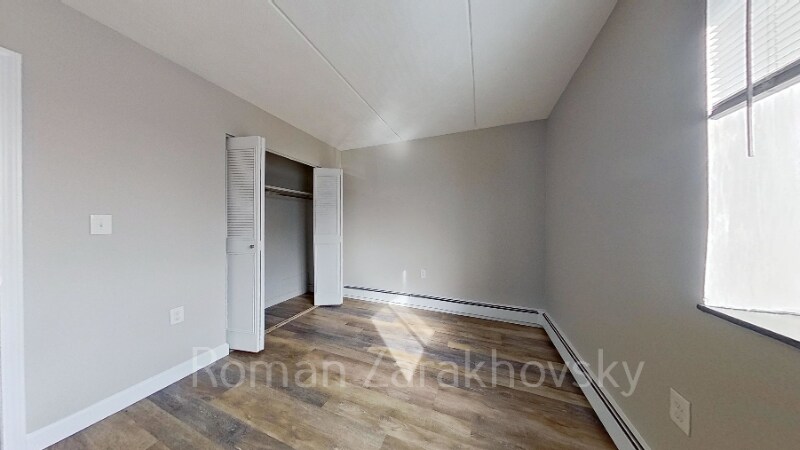 Building Photo - 12 Cottage Ct