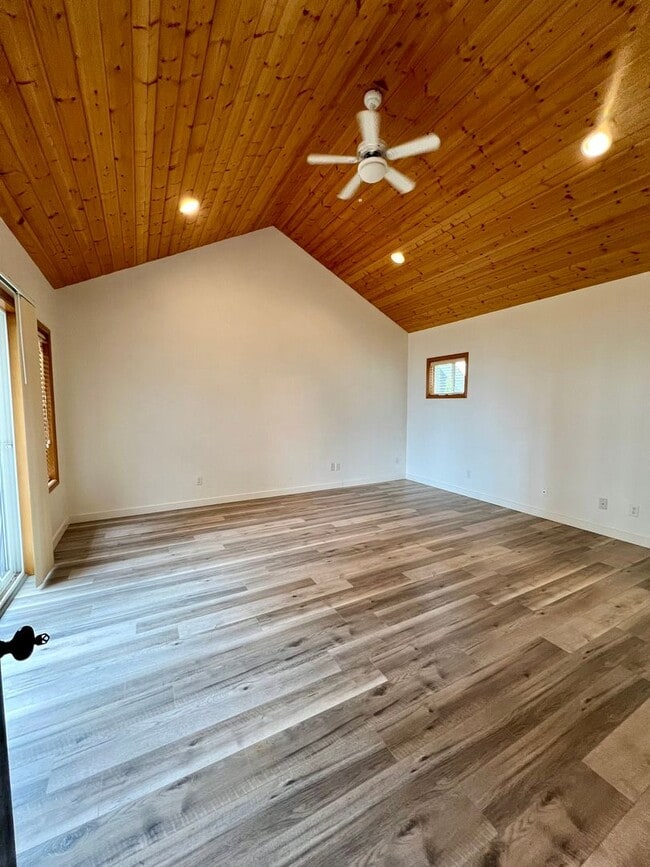 Building Photo - Charming 2 Bedroom House overlooking Birch...