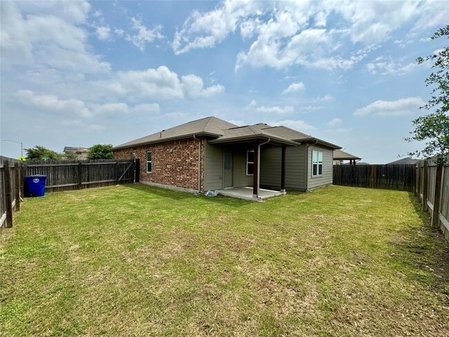 Building Photo - 3301 Stirrat St