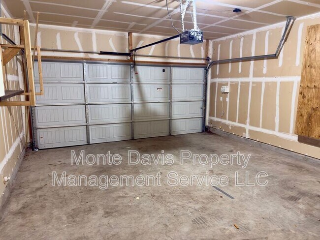 Building Photo - 10317 Laredo Dr