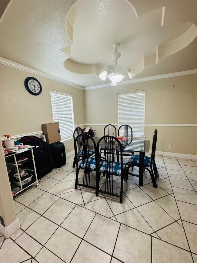 Building Photo - 218 Girasol Ct