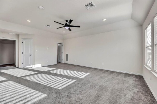 Building Photo - 132 Goshen Dr