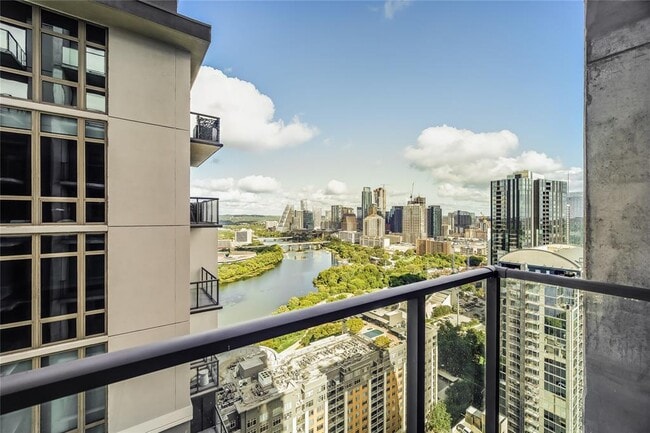 Building Photo - 44 East Ave