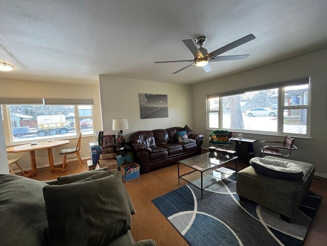 Building Photo - Wonderful Home Near City Park