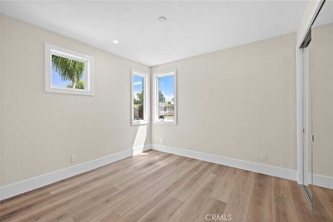 Building Photo - 22661 Sweetmeadow