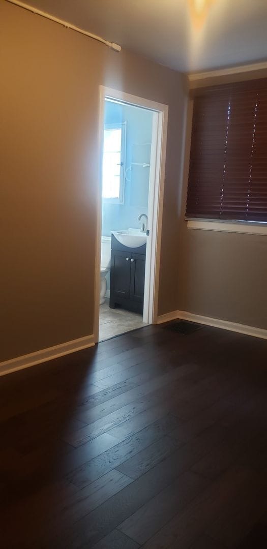 Building Photo - 4-plex One Bedroom unit available May 7th-Browns Addition Neighborhood