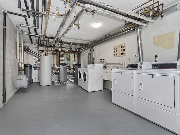 Building Photo - 63 Lionel Ave