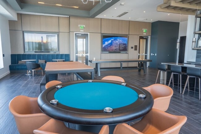 Building Photo - 2Bd/2Ba Seattle Condo