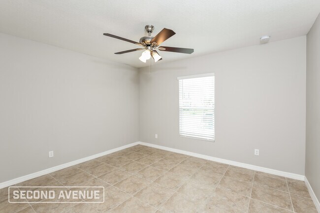 Building Photo - 1312 Vancouver Ave SE