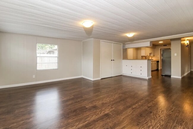 Building Photo - 920 Waterview Cir