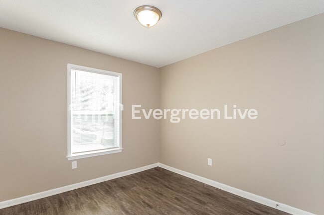 Building Photo - 3072 Morning View Dr