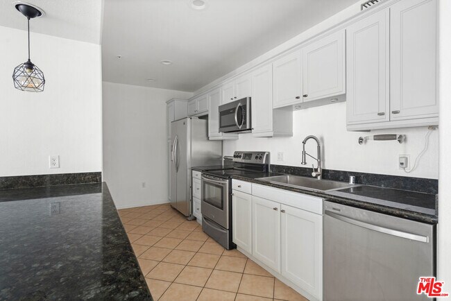 Building Photo - 3740 Santa Rosalia Dr