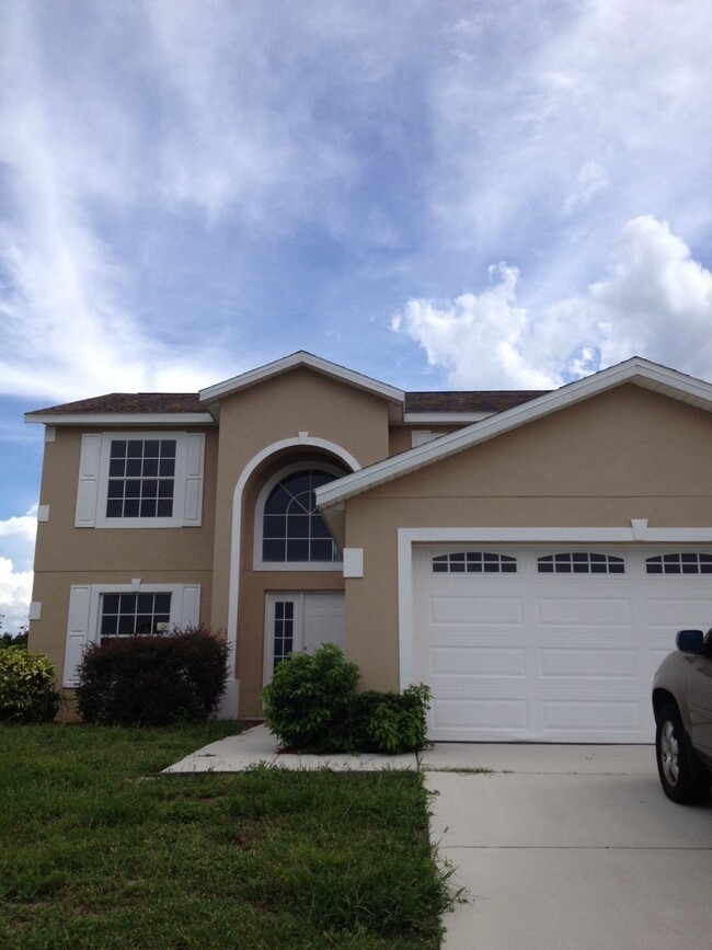 Primary Photo - 4 Bedroom, 2 Bath home in Savannah Estates