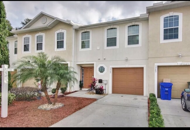 Primary Photo - Charming 3BR 2.5 bath Townhome in heat of ...