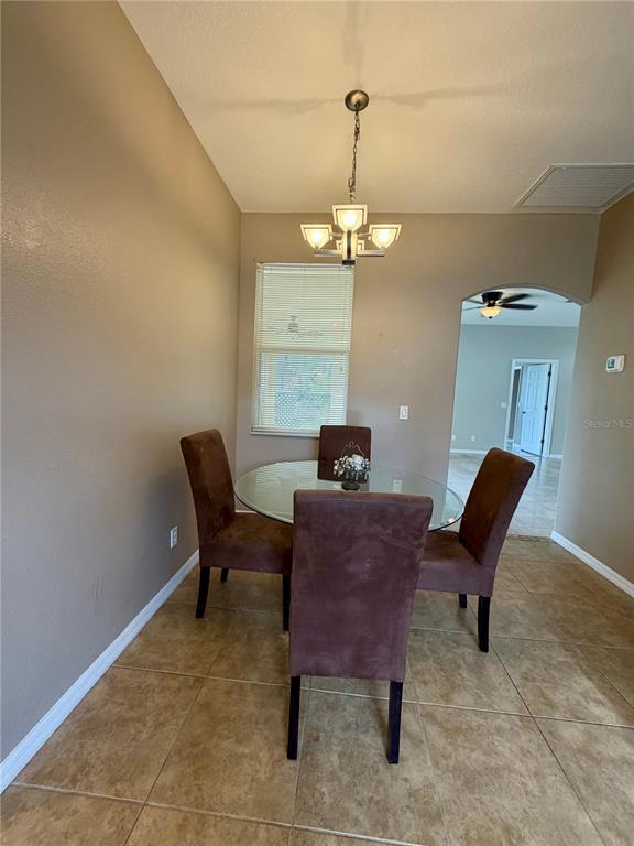 Building Photo - 1204 S San Mateo Dr