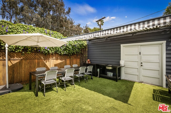 Building Photo - 201 S Ave 55