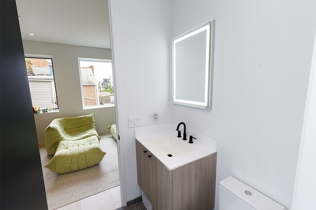 Building Photo - Modern Penthouse in Columbia Heights