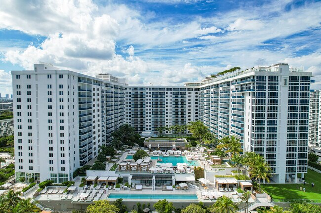 Building Photo - 2301 Collins Ave