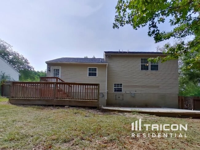 Building Photo - 64 Sweet Thorne Cir