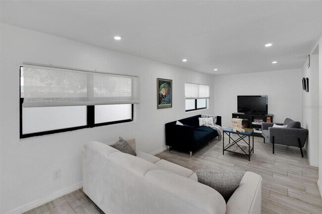 Building Photo - 4731 W Montgomery Ave