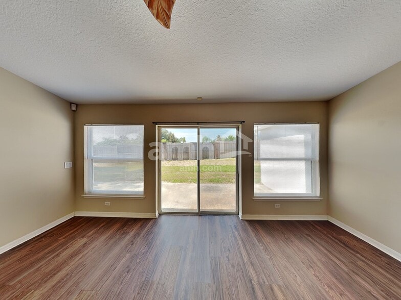 Building Photo - 11514 Pineloch Loop