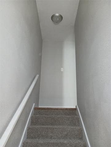 Building Photo - 2004 Pecan St