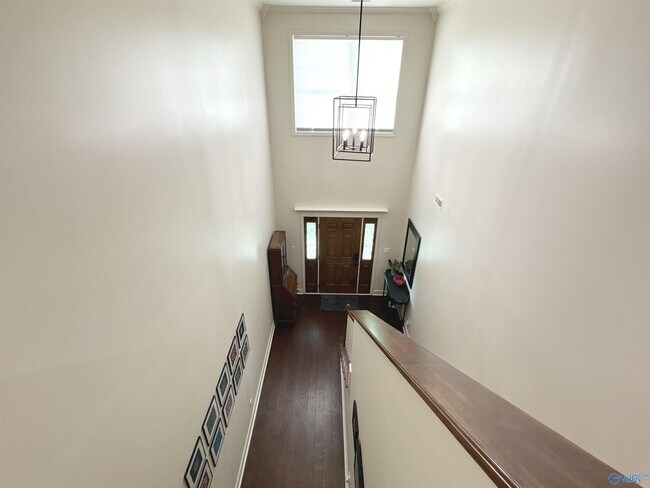Building Photo - 2709 Thornton Cir SW